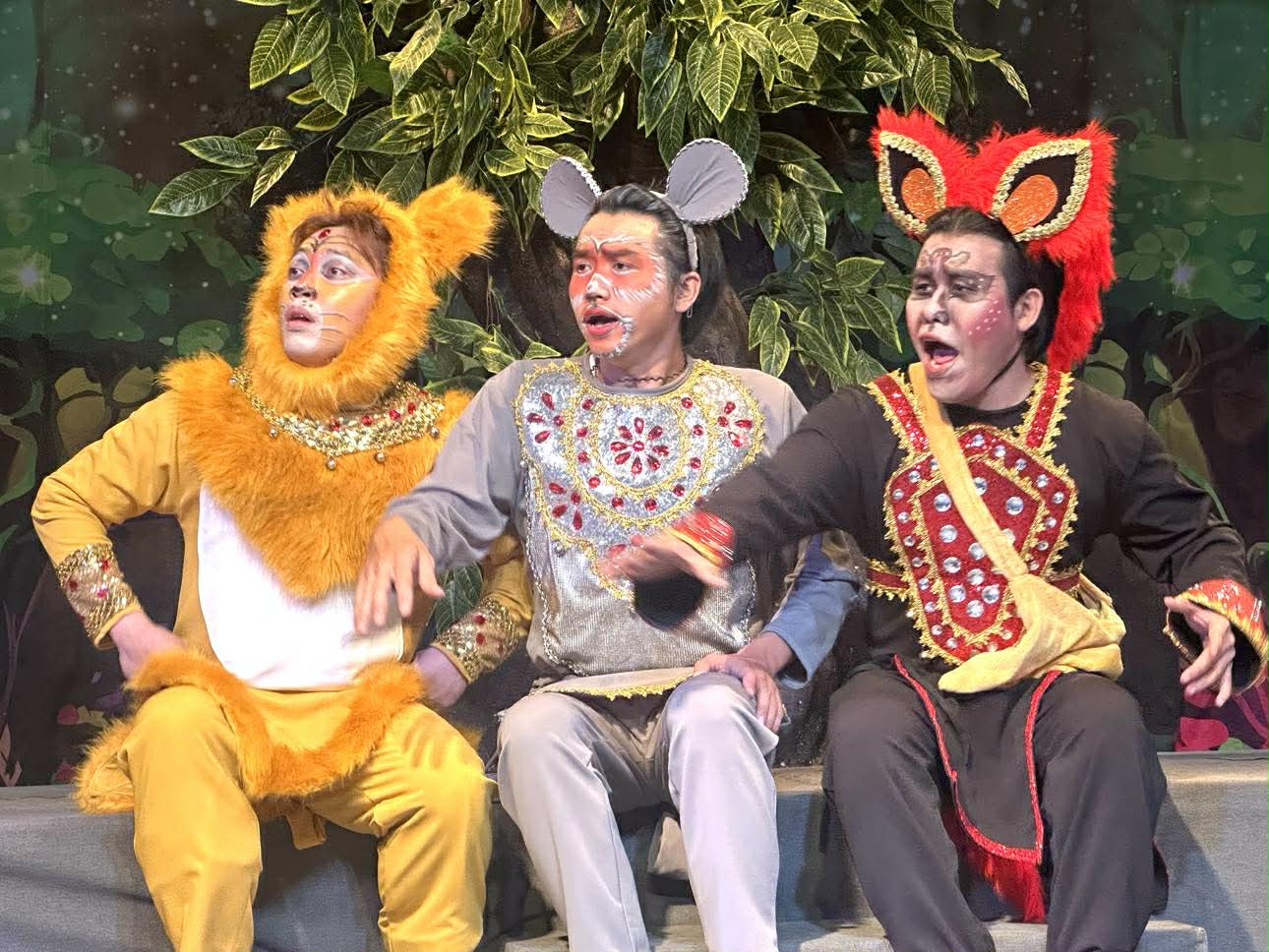 "Náo động rừng cổ tích", món quà gieo hạt giống tâm hồn cho trẻ thơ tại "5B" - Ảnh 1.