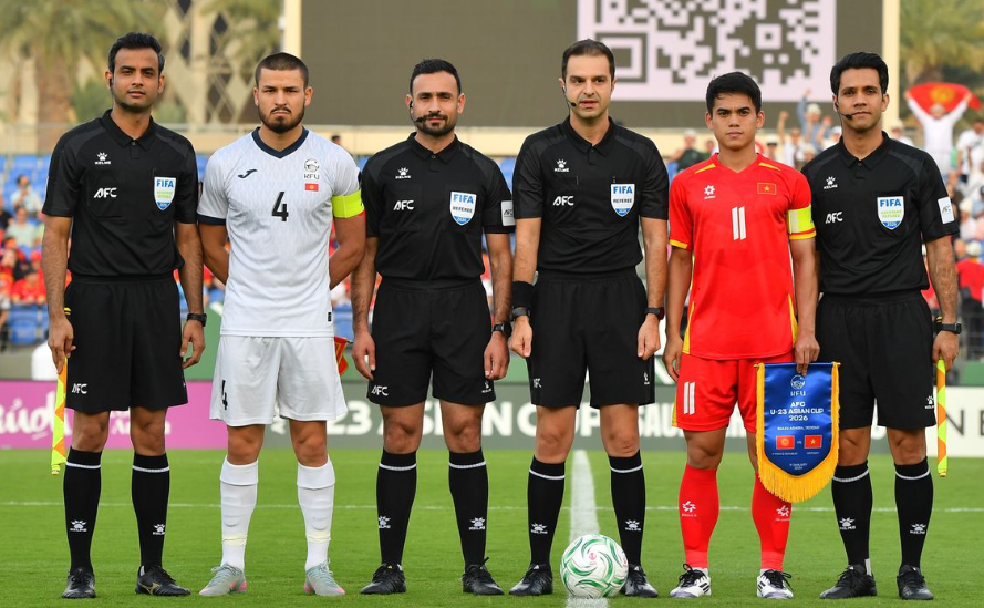 Xác định tổ trọng tài điều hành trận U23 Việt Nam chạm trán U23 UAE - Ảnh 2.