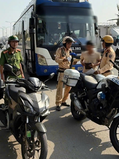 Nhiều tài xế bất ngờ vì loạt lỗi xe khách bị CSGT TP. Hồ Chí Minh phạt nặng