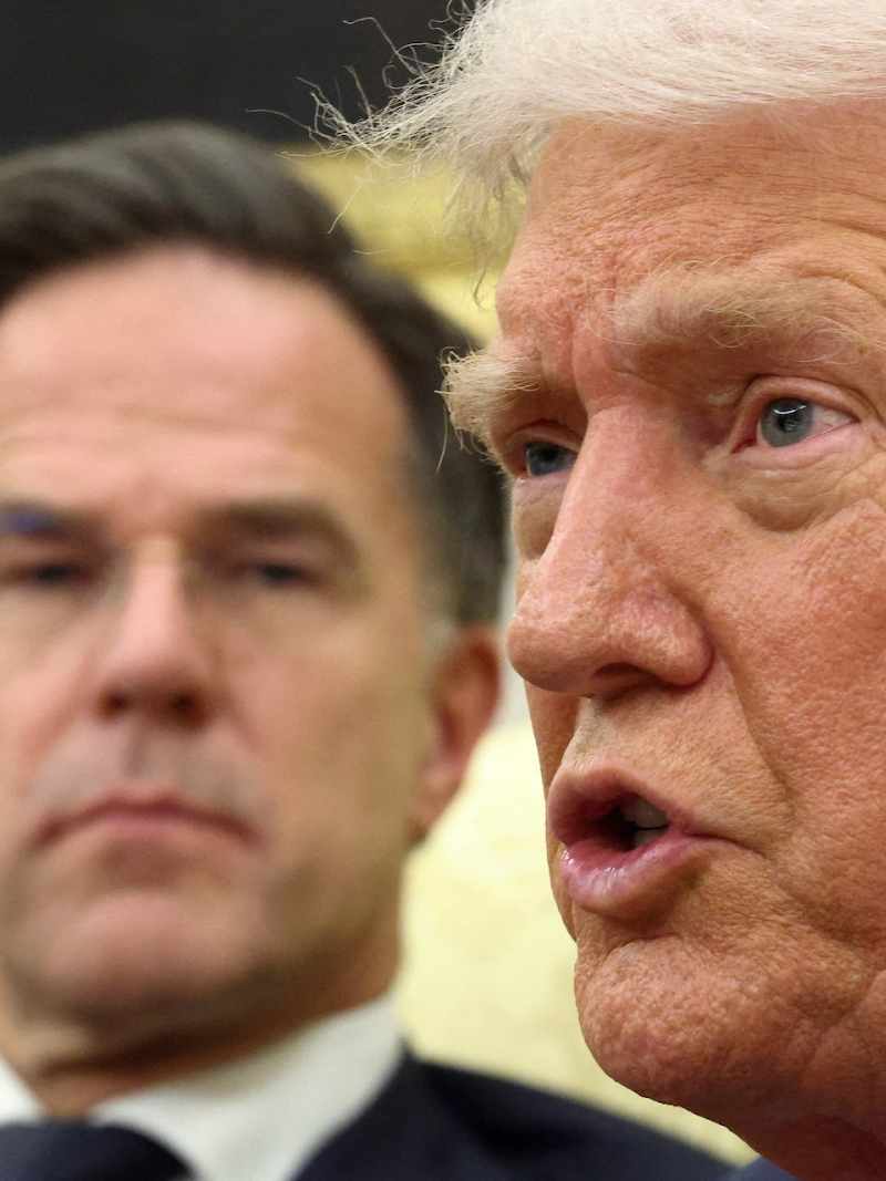 Tổng thống Mỹ điện đàm với Tổng Thư ký NATO