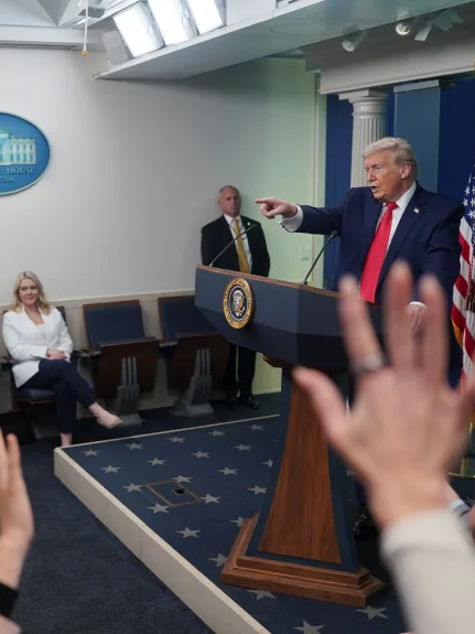 Bất đồng về Greenland, EU tạm ngừng các thỏa thuận thương mại với Mỹ