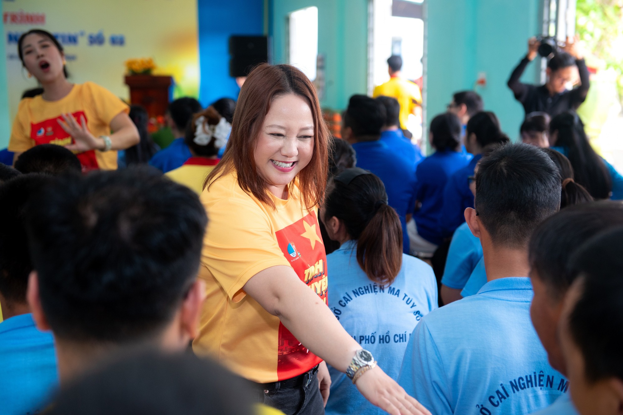 Mang Tết sớm đến các chiến sĩ, người nghèo- Ảnh 6.