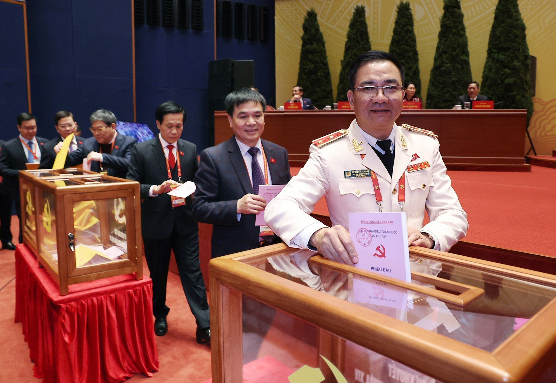 Hình ảnh đại biểu bỏ phiếu bầu Ban chấp hành Trung ương khóa XIV- Ảnh 17.