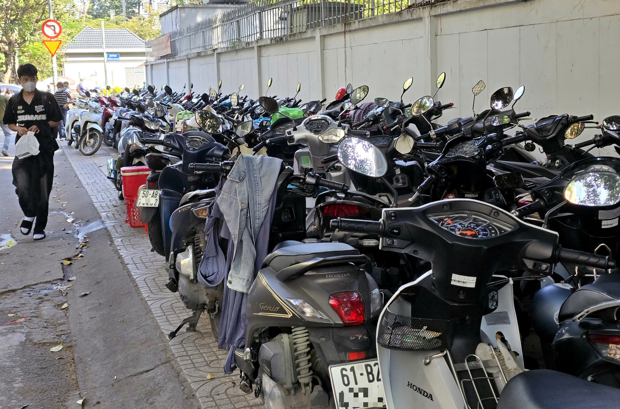 Làm nghiêm để lập lại trật tự vỉa hè - Ảnh 2. vỉa hè - Ảnh 2.