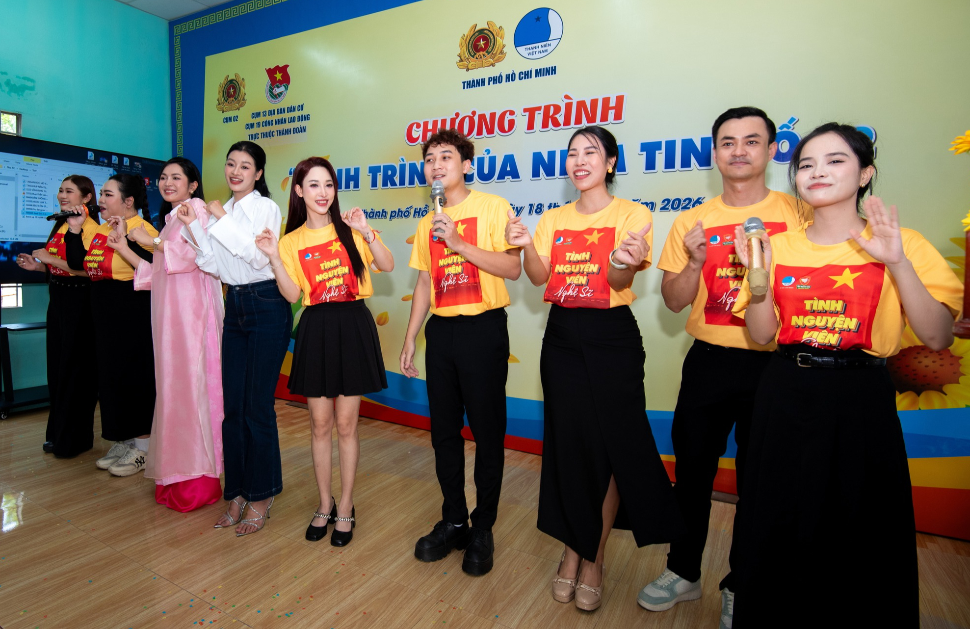 Mang Tết sớm đến các chiến sĩ, người nghèo- Ảnh 5.