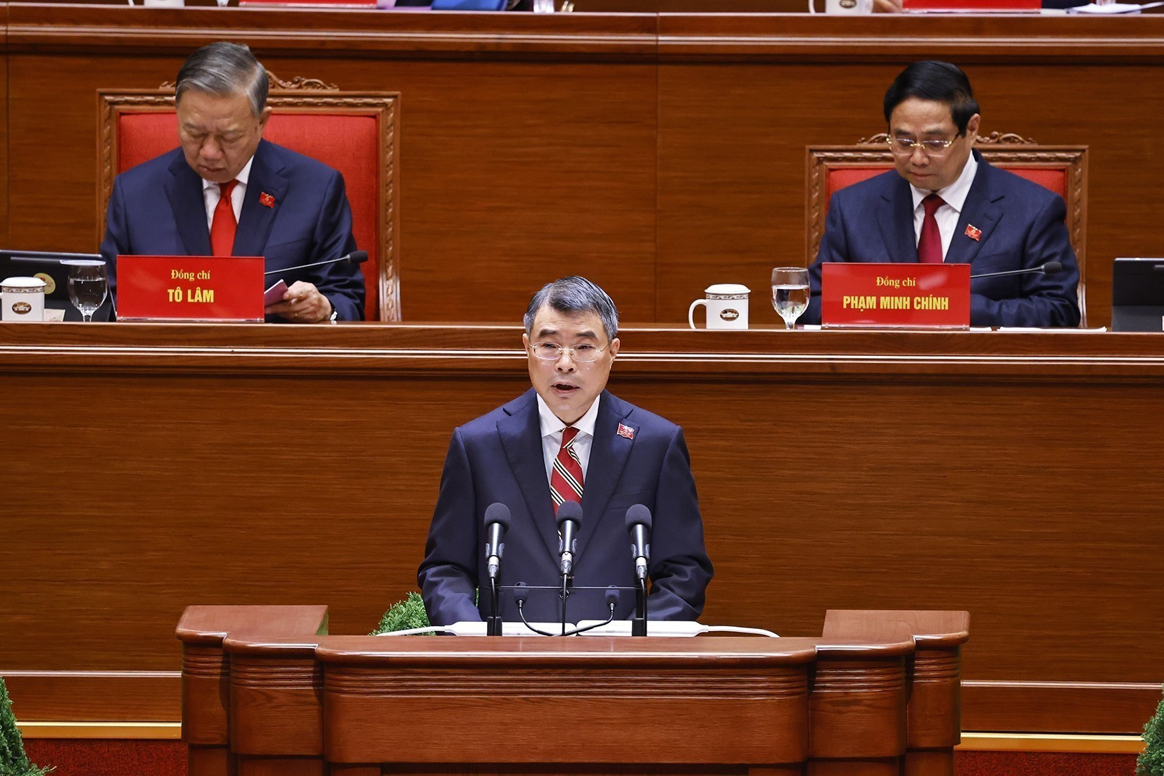 Hình ảnh đại biểu bỏ phiếu bầu Ban chấp hành Trung ương khóa XIV- Ảnh 2.