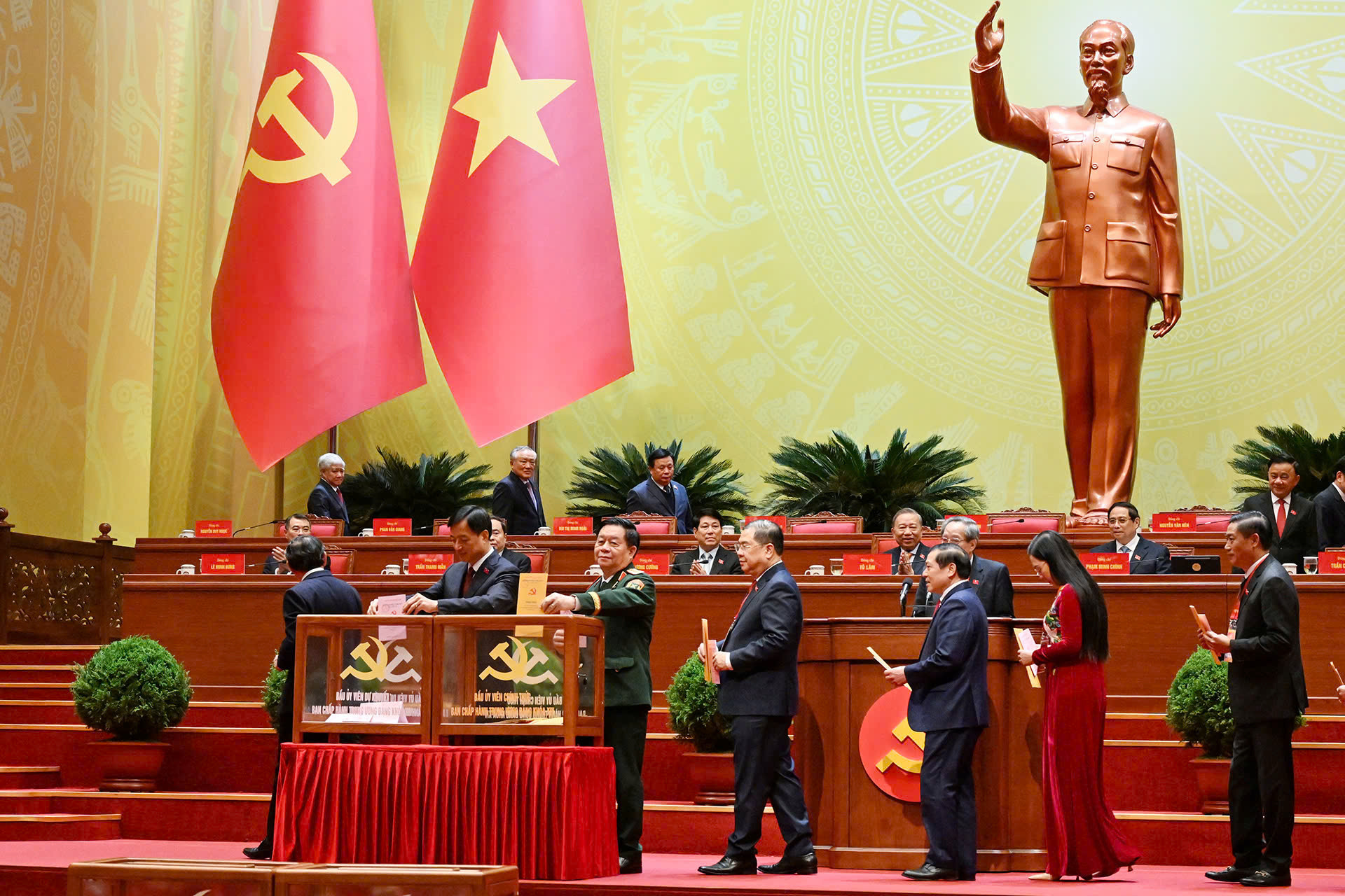 Hình ảnh đại biểu bỏ phiếu bầu Ban chấp hành Trung ương khóa XIV- Ảnh 13.