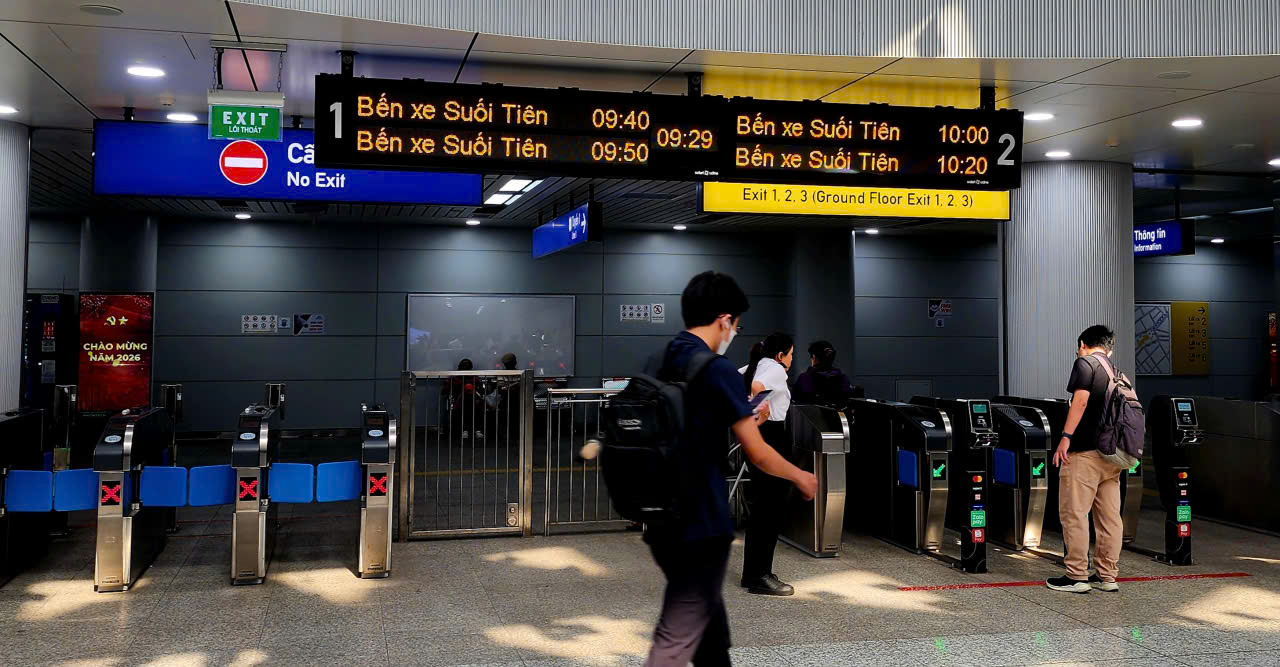 Trang bị máy khử rung tim tự động tại các ga metro TP.HCM - Ảnh 1. Trang bị máy khử rung tim tự động tại các ga metro TP.HCM - Ảnh 1.