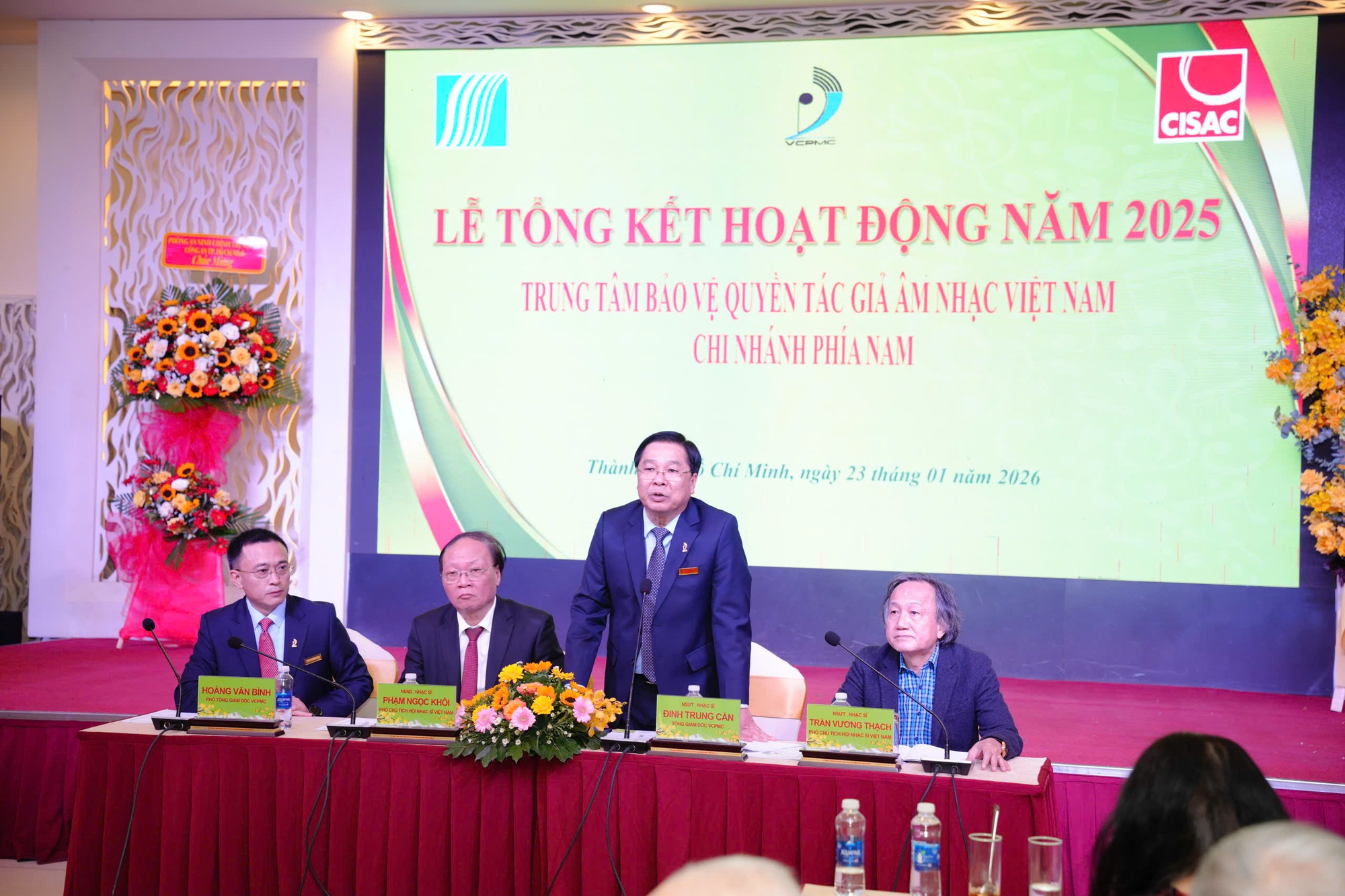 Thu gần 300 tỉ đồng bản quyền từ website, ứng dụng nghe nhạc- Ảnh 1. Thu gần 300 tỉ đồng bản quyền từ website, ứng dụng nghe nhạc- Ảnh 1.