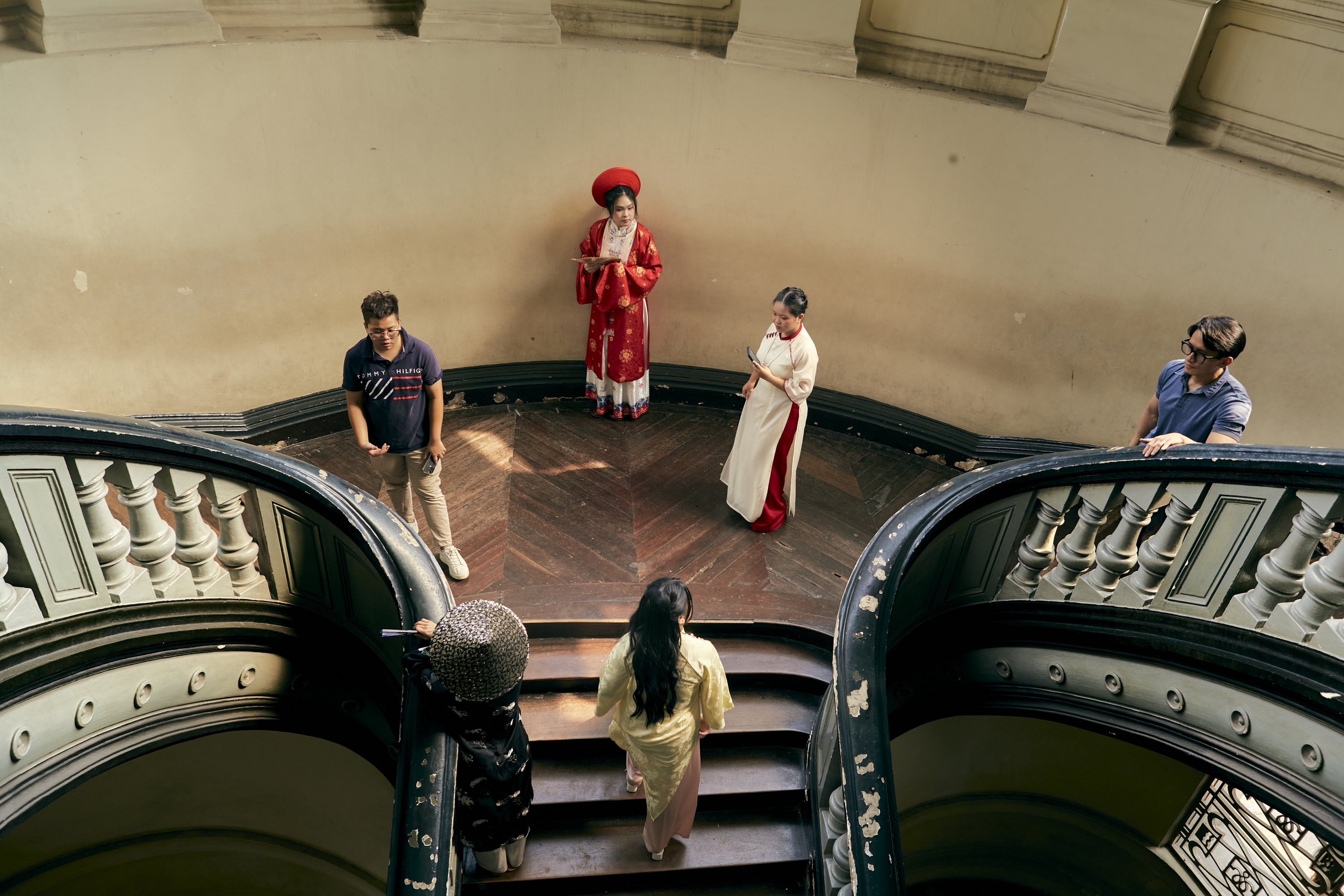 Sắc xuân về sớm trên những tà áo- Ảnh 7. Sắc xuân về sớm trên những tà áo- Ảnh 7.