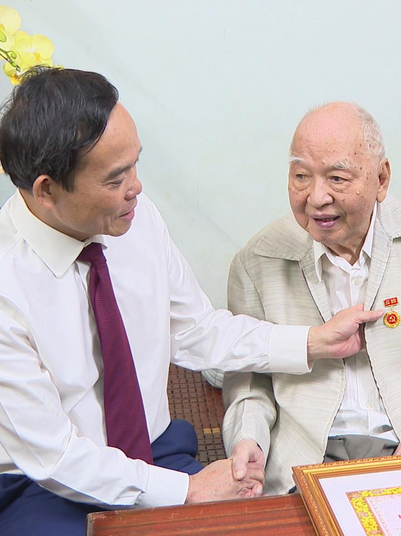 Thời sự HTV Sáng ngày 27/1/2026 | Bí thư Thành ủy TP. Hồ Chí Minh Trần Lưu Quang trao Huy hiệu 80 năm tuổi Đảng