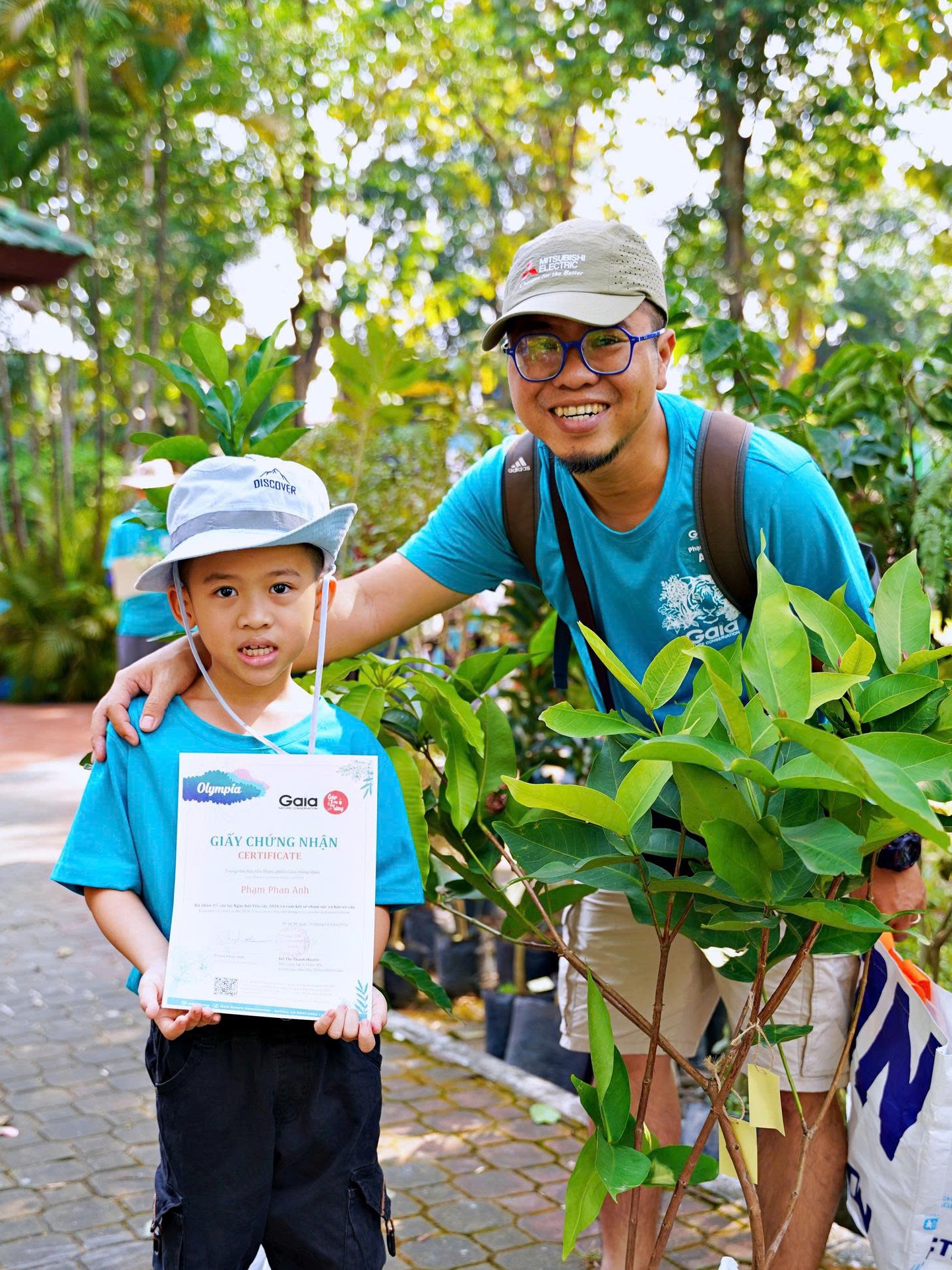 TP. Hồ Chí Minh: Tặng cây xanh nhân dịp "Tết trồng cây"