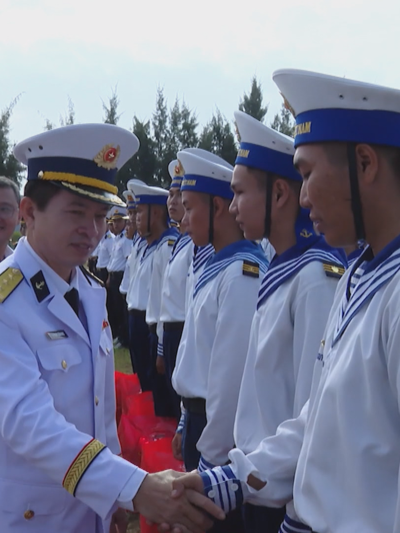 Bộ Tư lệnh Vùng 2 Hải quân tiễn hơn 500 quân nhân hoàn thành nghĩa vụ trở về địa phương