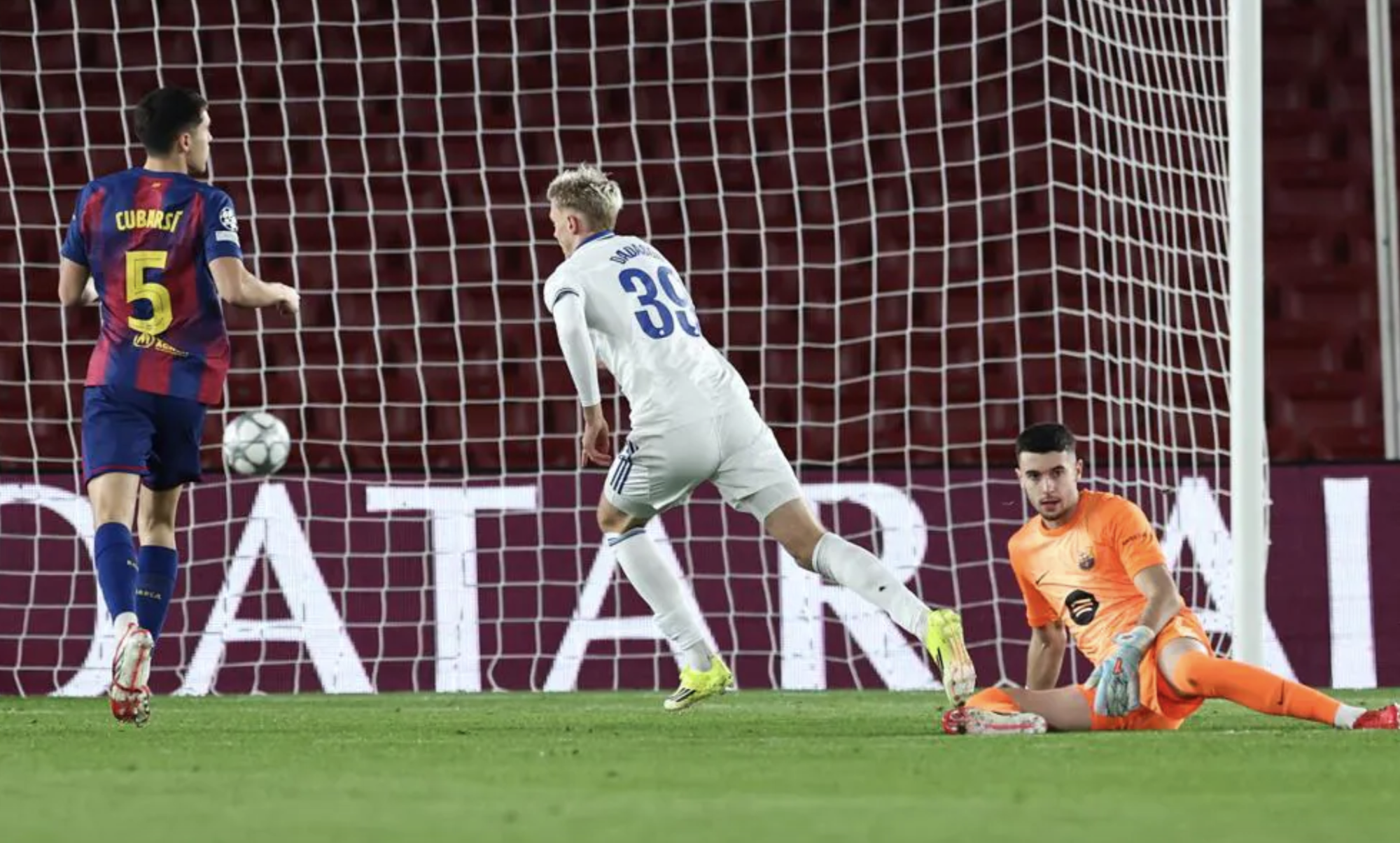 Man City, Barcelona hiên ngang vào top 8 Champions League - Ảnh 4.