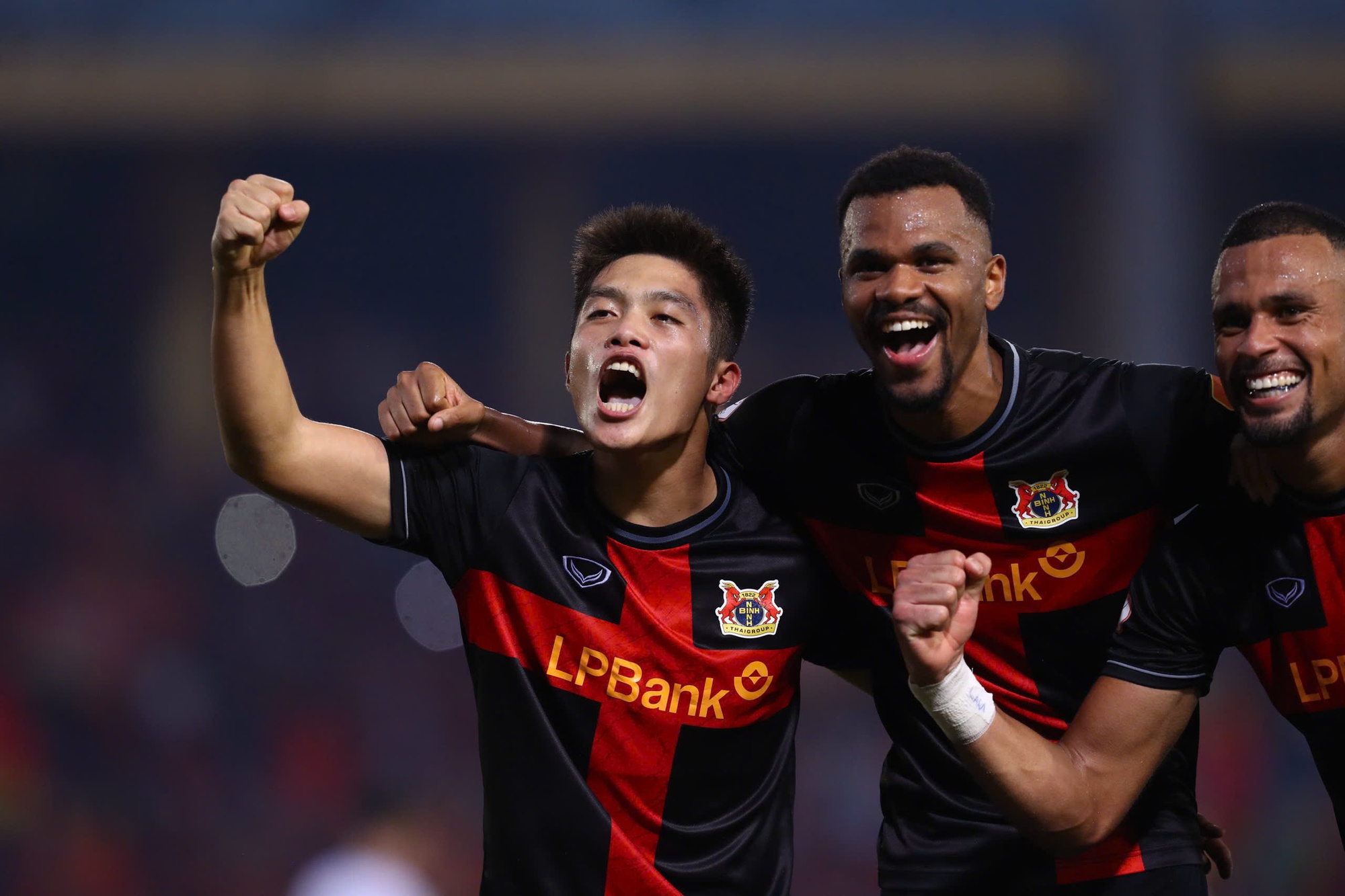 Nửa đội U.23 Việt Nam đua trụ hạng V-League: HLV Kim Sang-sik nên... vui, tại sao?- Ảnh 2.