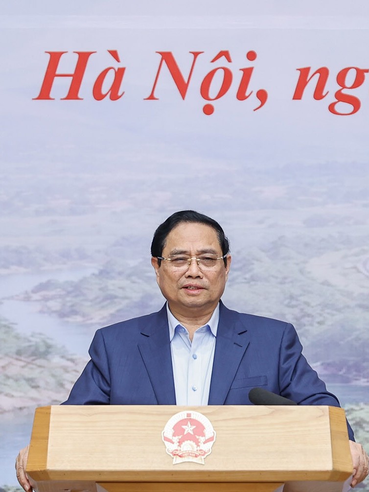 Thủ tướng: Không để "1 km đường cao tốc nhưng có tới mười mấy nhà thầu cùng làm"