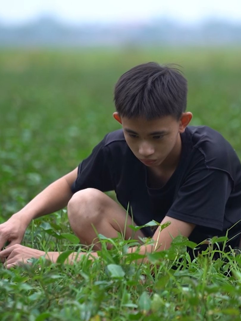 Quang Minh bị thận bẩm sinh, cùng mẹ chạy thận giai đoạn cuối vượt khó