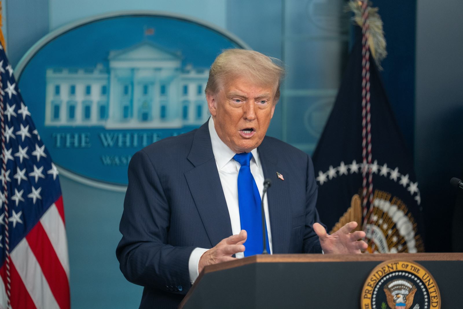 Tổng thống Trump khẳng định Mỹ không tham chiến với Venezuela - Ảnh 1.