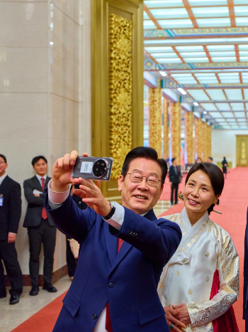 Tổng thống Hàn Quốc đề nghị Chủ tịch Trung Quốc làm trung gian trong đàm phán với CHDCND Triều Tiên