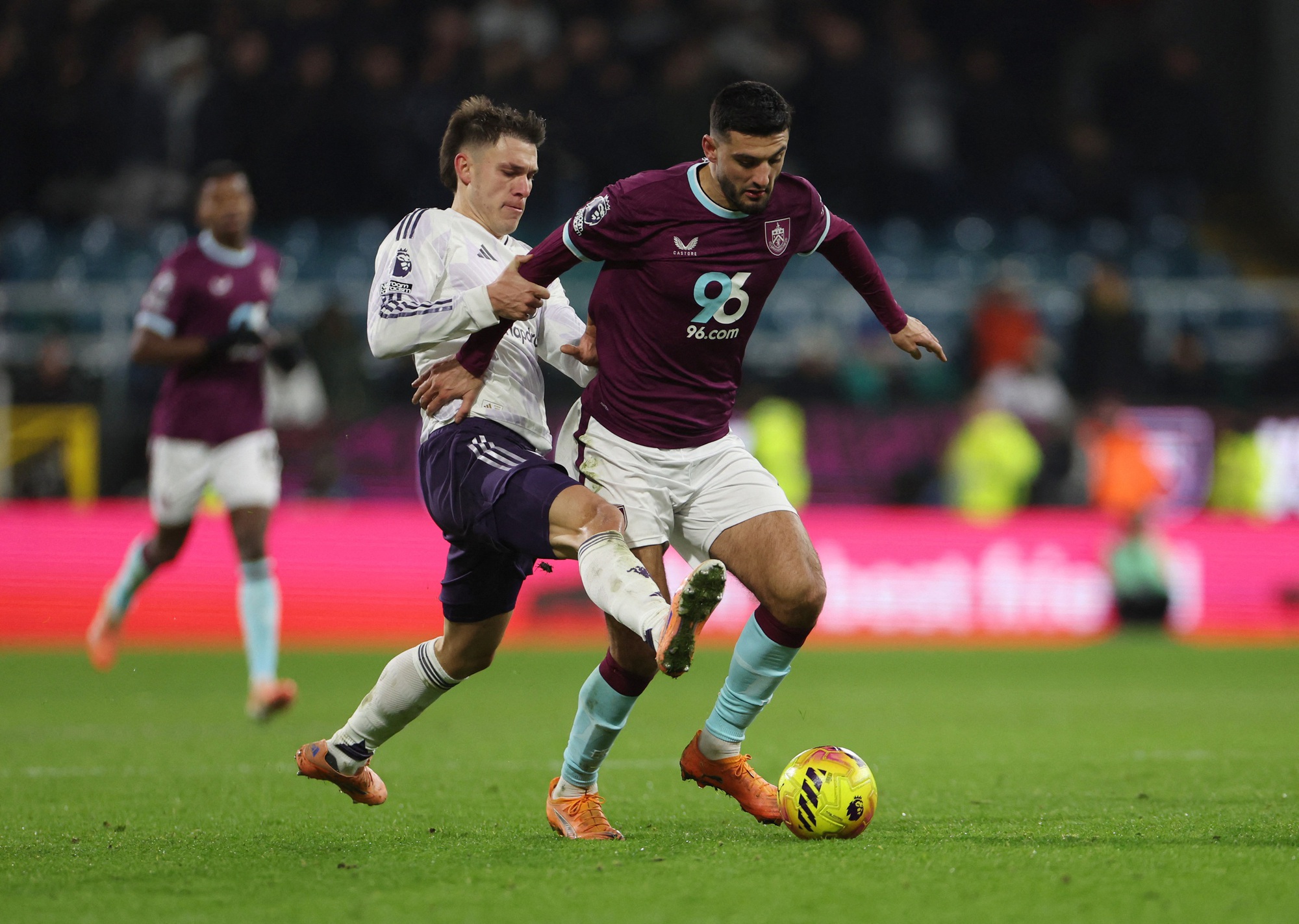 Sesko lập cú đúp, Man United vẫn bị cầm chân ở trận ra mắt của Fletcher - Ảnh 3.