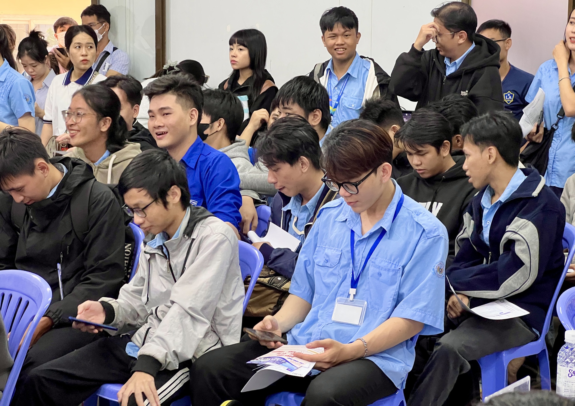 Cả nước có 1,4 triệu thanh niên không đi làm, cũng không tham gia học tập- Ảnh 1. Cả nước có 1,4 triệu thanh niên không đi làm, cũng không tham gia học tập- Ảnh 1.