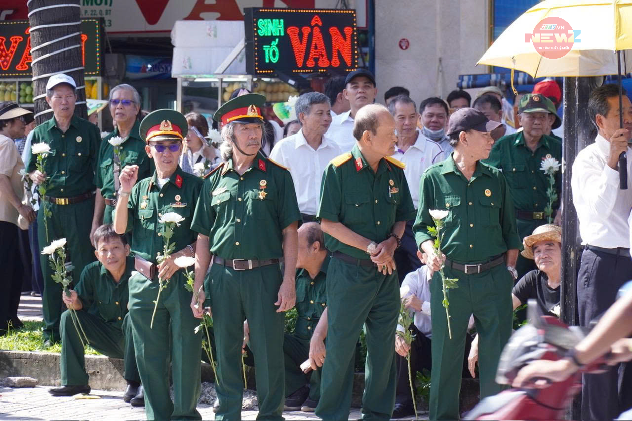 Lễ viếng, lễ truy điệu hài cốt liệt sĩ đã anh dũng hy sinh vì độc lập, tự do của Tổ quốc Việt Nam xã hội chủ nghĩa: Ngày hôm nay các Anh đã trở về - Ảnh 33.