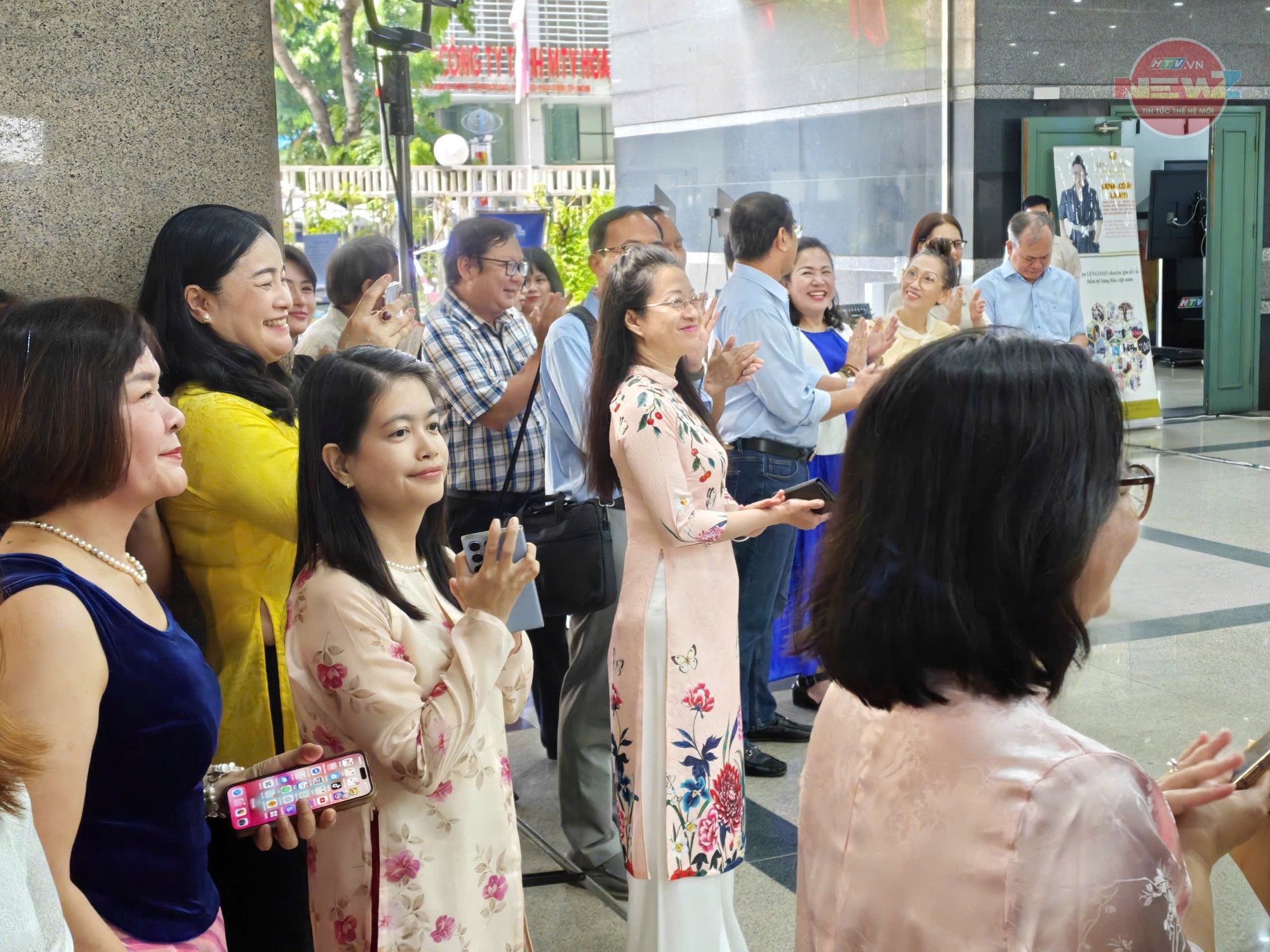 HTV tổ chức hoạt động chào mừng Ngày Phụ nữ Việt Nam 20/10