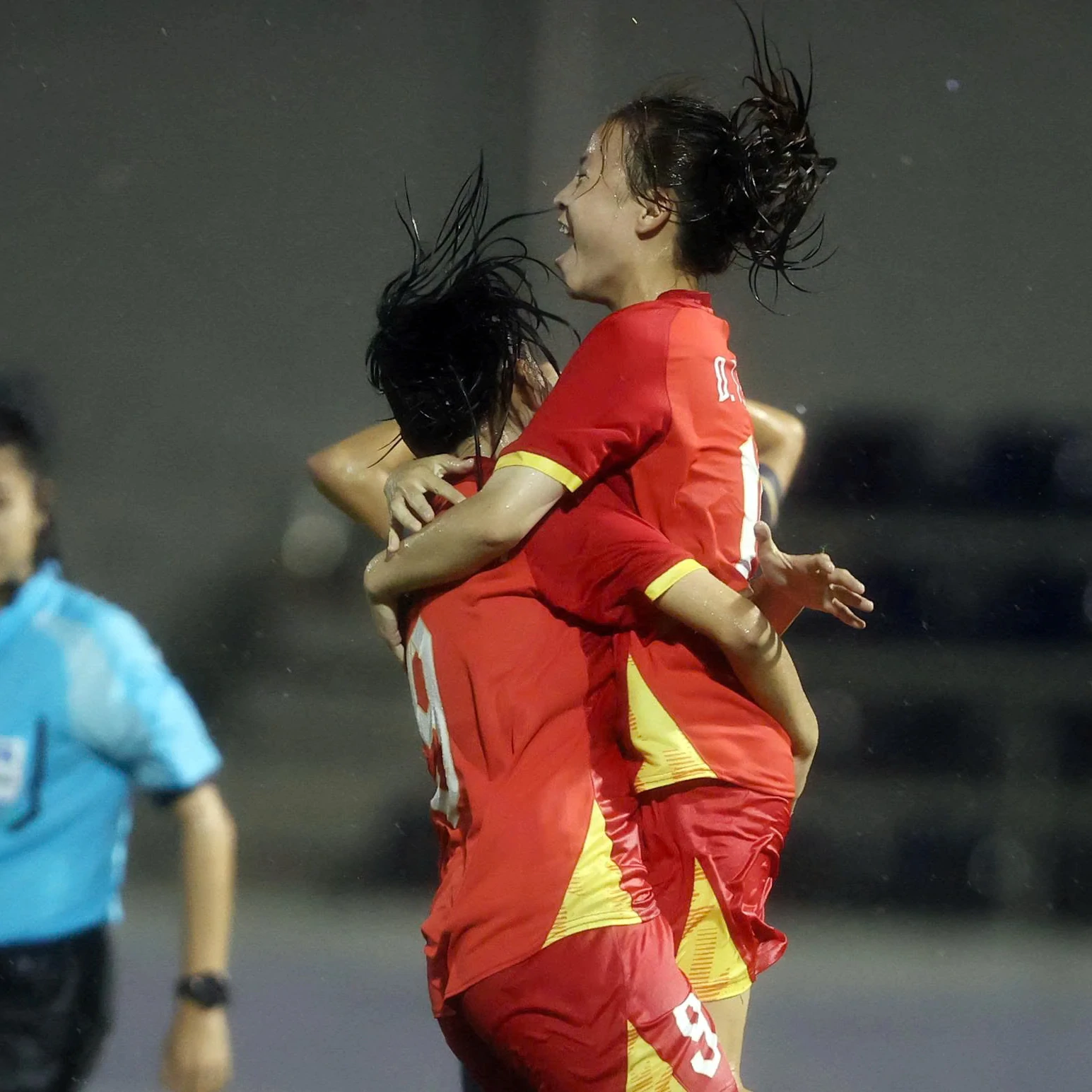 U17 nữ Việt Nam thắng đậm trận ra quân