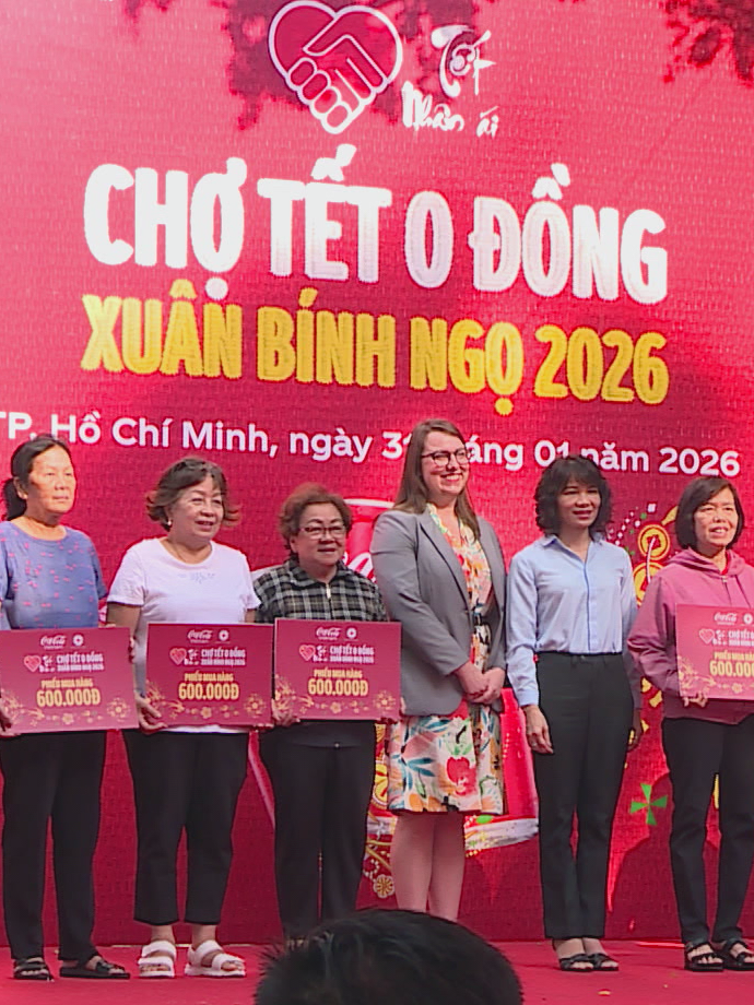 "Chợ Tết 0 đồng": Mang lại niềm vui cho 1.200 người dân có hoàn cảnh khó khăn