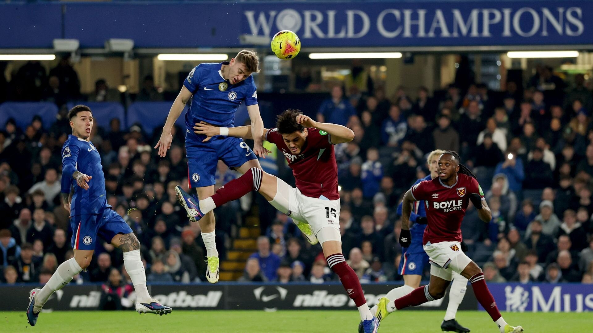 Chelsea ngược dòng ngoạn mục đánh bại West Ham- Ảnh 1.