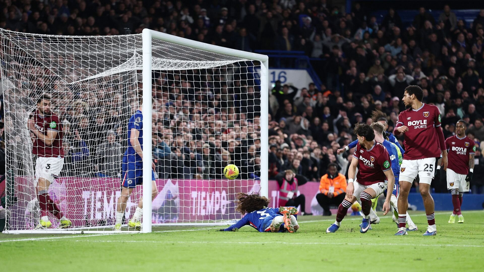 Chelsea ngược dòng ngoạn mục đánh bại West Ham- Ảnh 12.