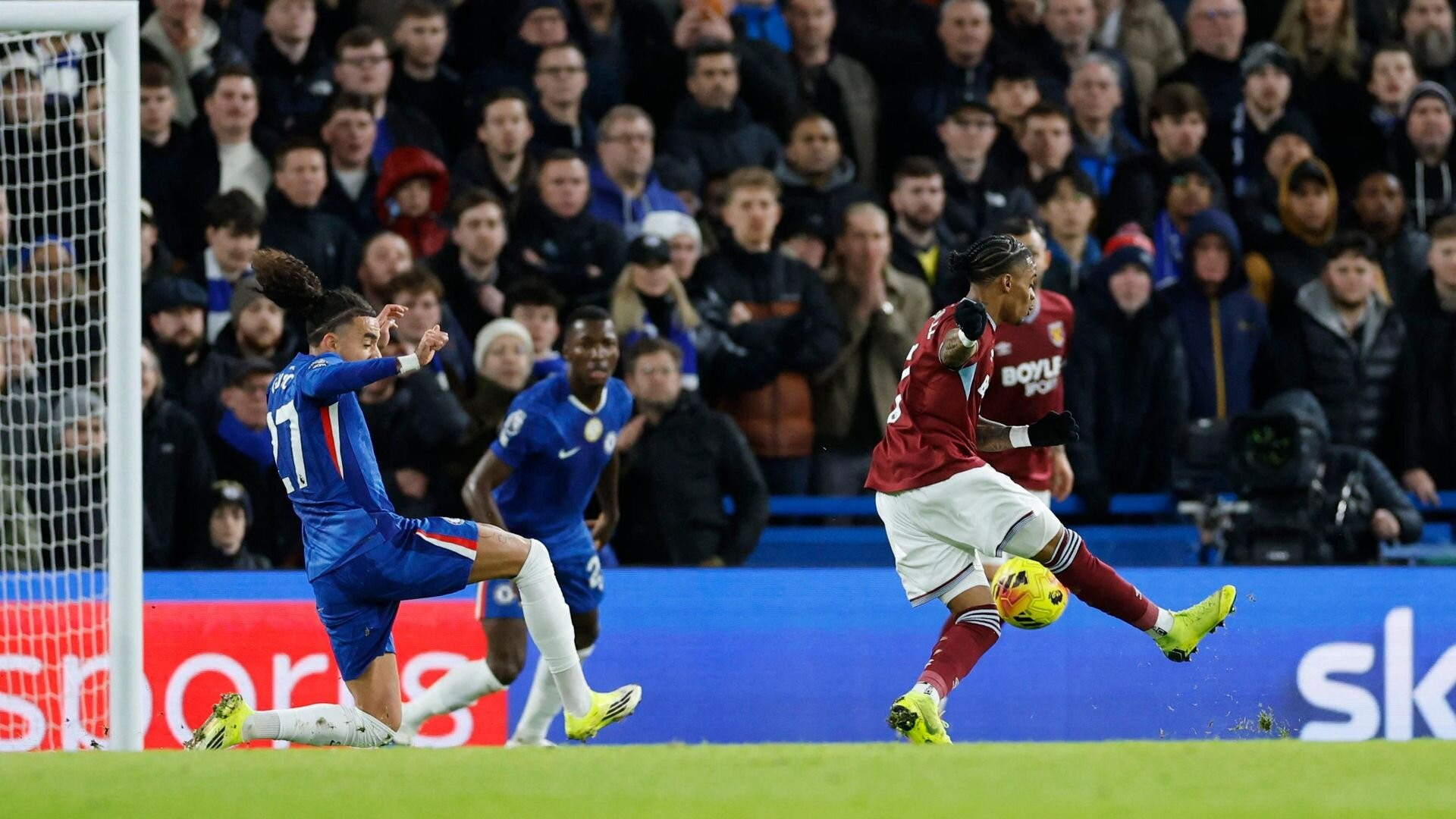 Chelsea ngược dòng ngoạn mục đánh bại West Ham- Ảnh 6.