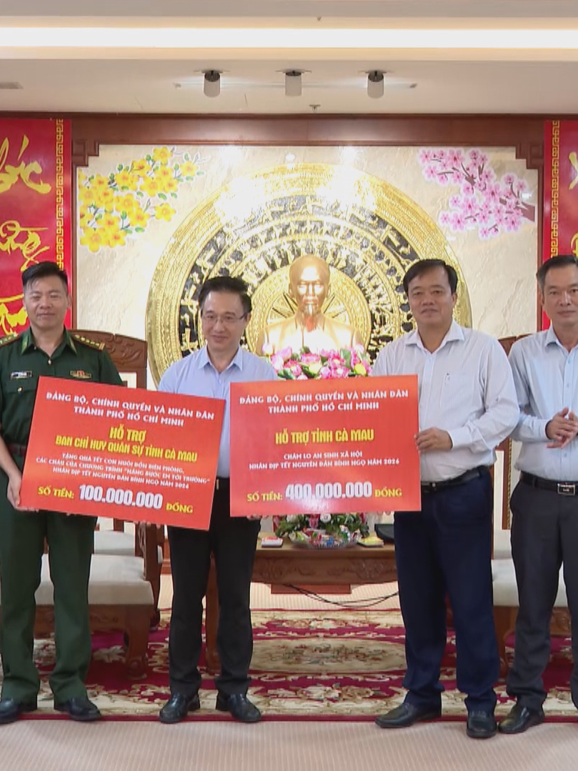 TP. Hồ Chí Minh trao tặng quà Tết tại tỉnh Cà Mau