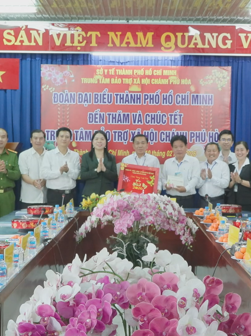 Lãnh đạo TP. Hồ Chí Minh thăm, chúc Tết hộ khó khăn và các đơn vị phía Bắc Thành phố