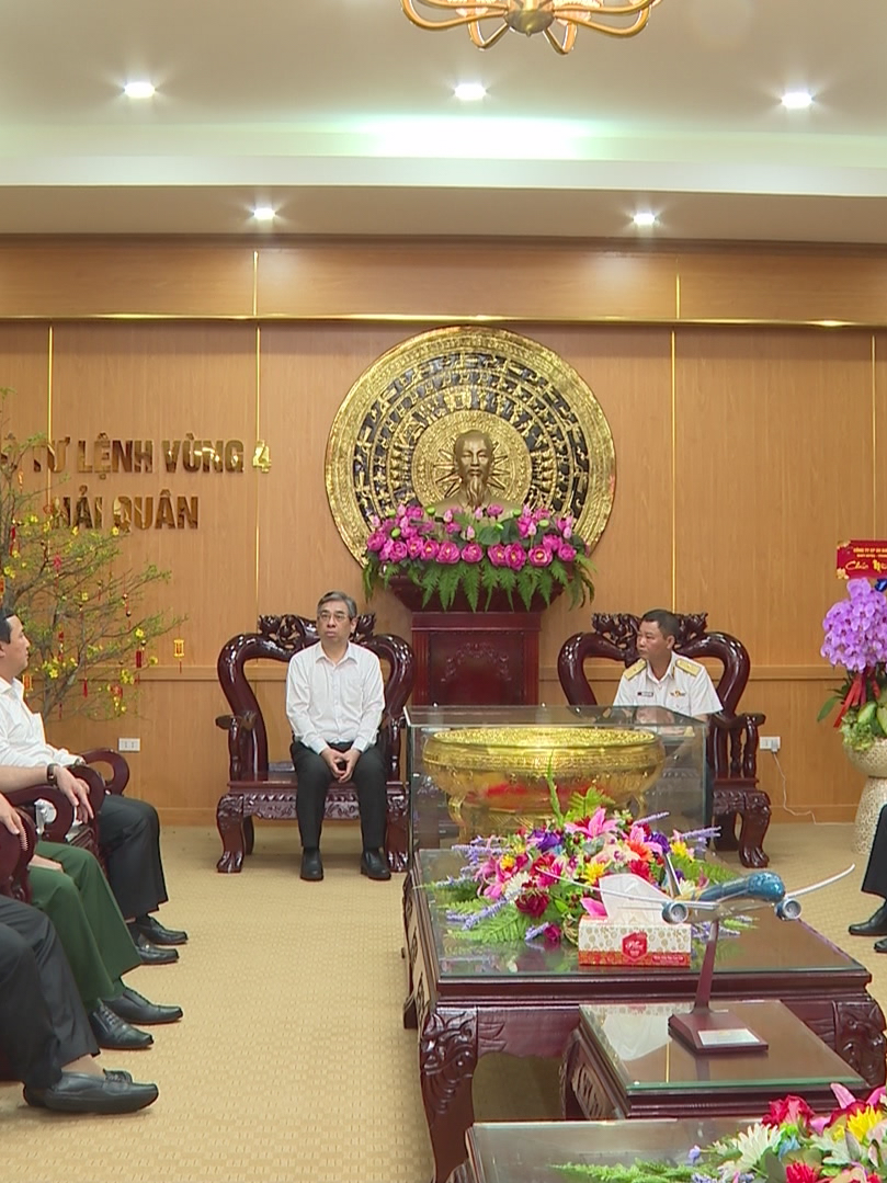 TP. Hồ Chí Minh thăm, chúc Tết cán bộ, chiến sĩ Vùng 4 Hải quân