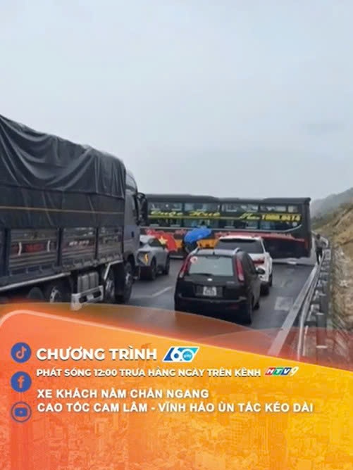60 Giây ngày 11/2/2026 | Xe khách nằm chắn ngang, cao tốc Cam Lâm - Vĩnh Hảo ùn tắc kéo dài