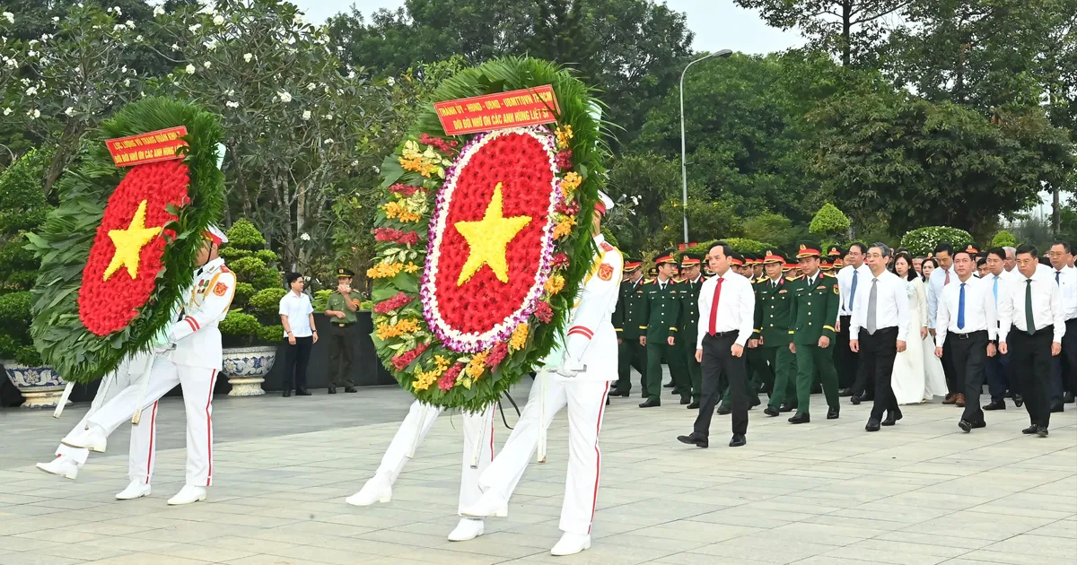 Lãnh đạo TP. Hồ Chí Minh dâng hương tưởng nhớ các Mẹ Việt Nam anh hùng, Anh hùng liệt sĩ
