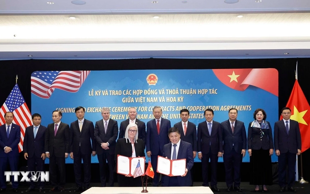 Lễ ký và trao các hợp đồng, thỏa thuận hợp tác của Việt Nam và Hoa Kỳ