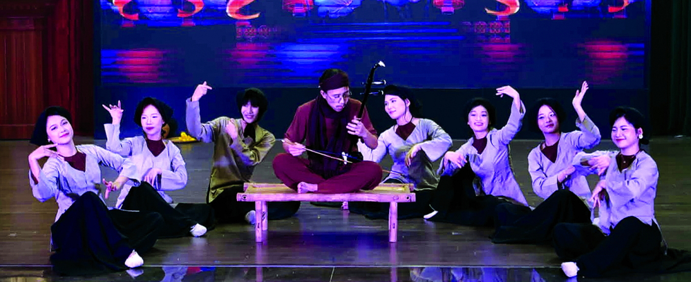 Nghệ nhân xẩm Bùi Công Sơn: Gen Z “hái lộc” cổ phong- Ảnh 2.