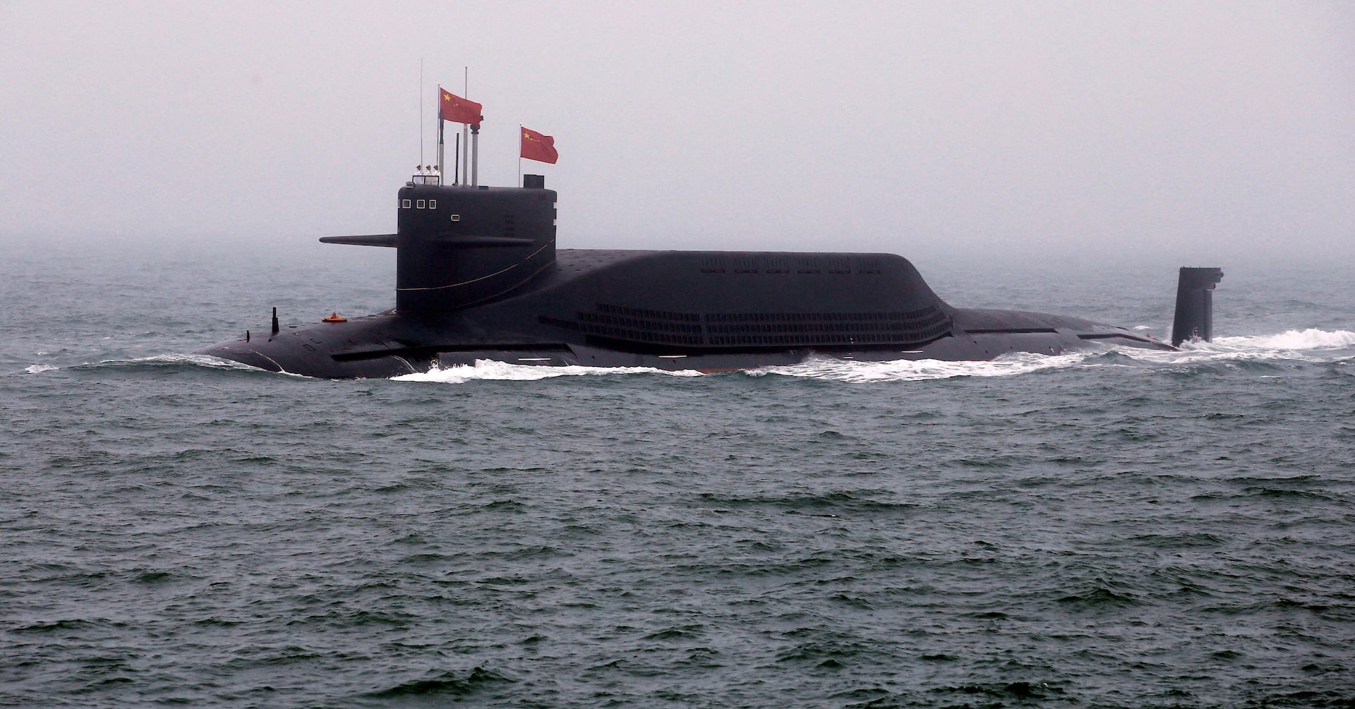Tàu ngầm hạt nhân Type 95 của Trung Quốc lần đầu lộ diện - Ảnh 1.