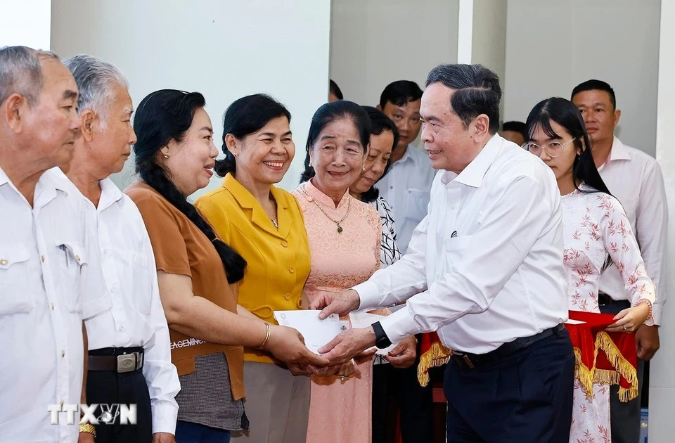 Hơn 3 triệu lượt người có công được tặng quà Tết với tổng kinh phí 2.600 tỷ đồng