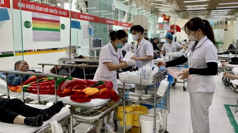 Tuyến tụy bị tấn công dồn dập dịp Tết, dấu hiệu nào cảnh báo cần đi viện?