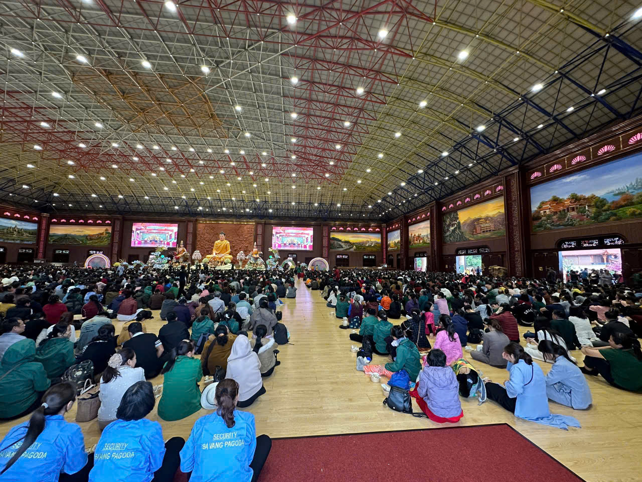 Hàng vạn du khách đến chùa Ba Vàng dự Lễ khai xuân Bính Ngọ 2026 - Ảnh 1.