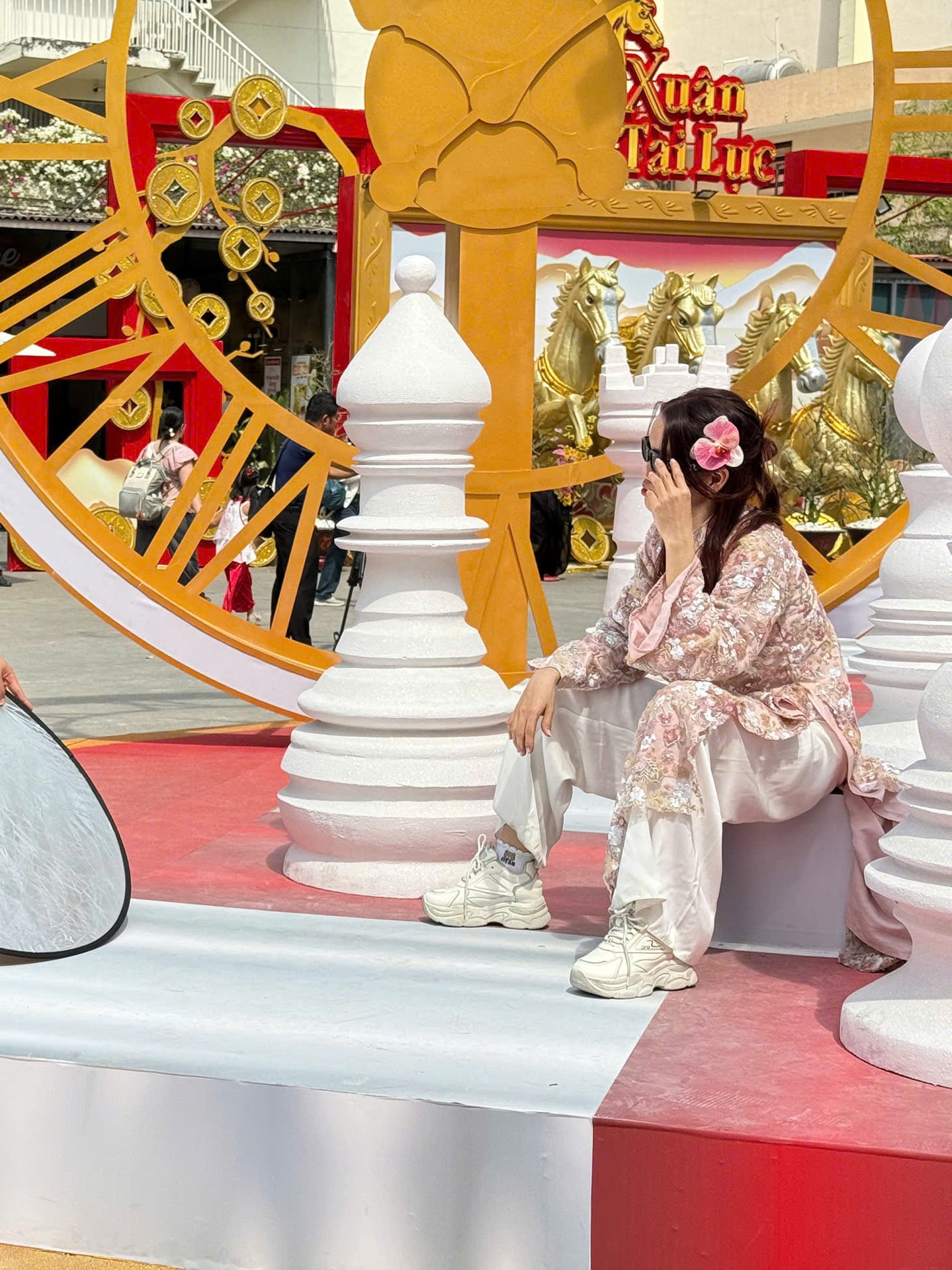 NewZround: Giới trẻ TP. Hồ Chí Minh chi bao nhiêu cho những bộ ảnh Tết?