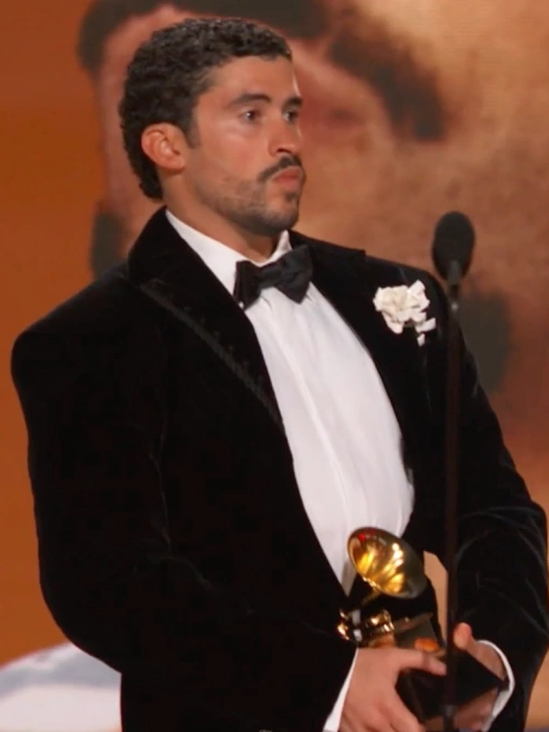 Bad Bunny làm nên lịch sử ở Grammy 2026