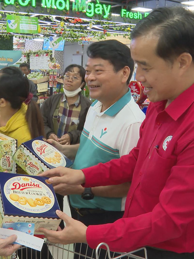 Hội Chữ thập đỏ TP. Hồ Chí Minh: Mang Tết nhân ái đến với 200 hộ gia đình khó khăn