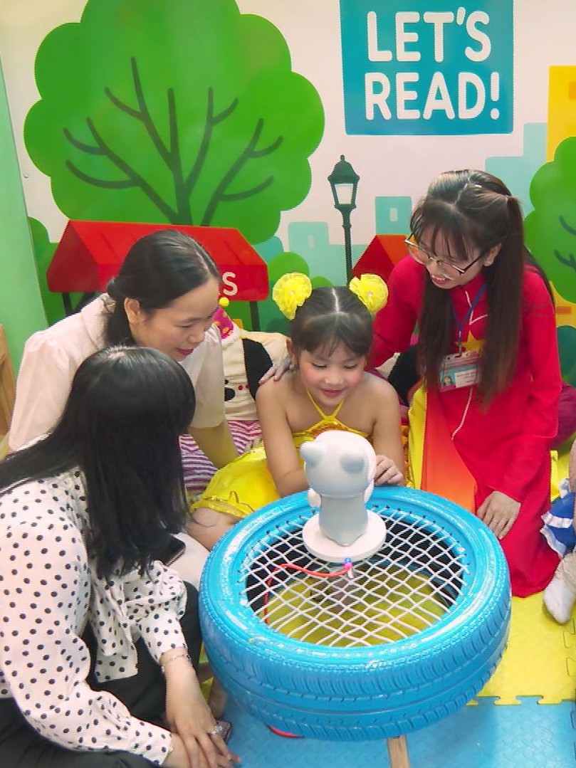 Chuyển đổi số bậc mầm non: Khi robot trở thành "trợ giảng"