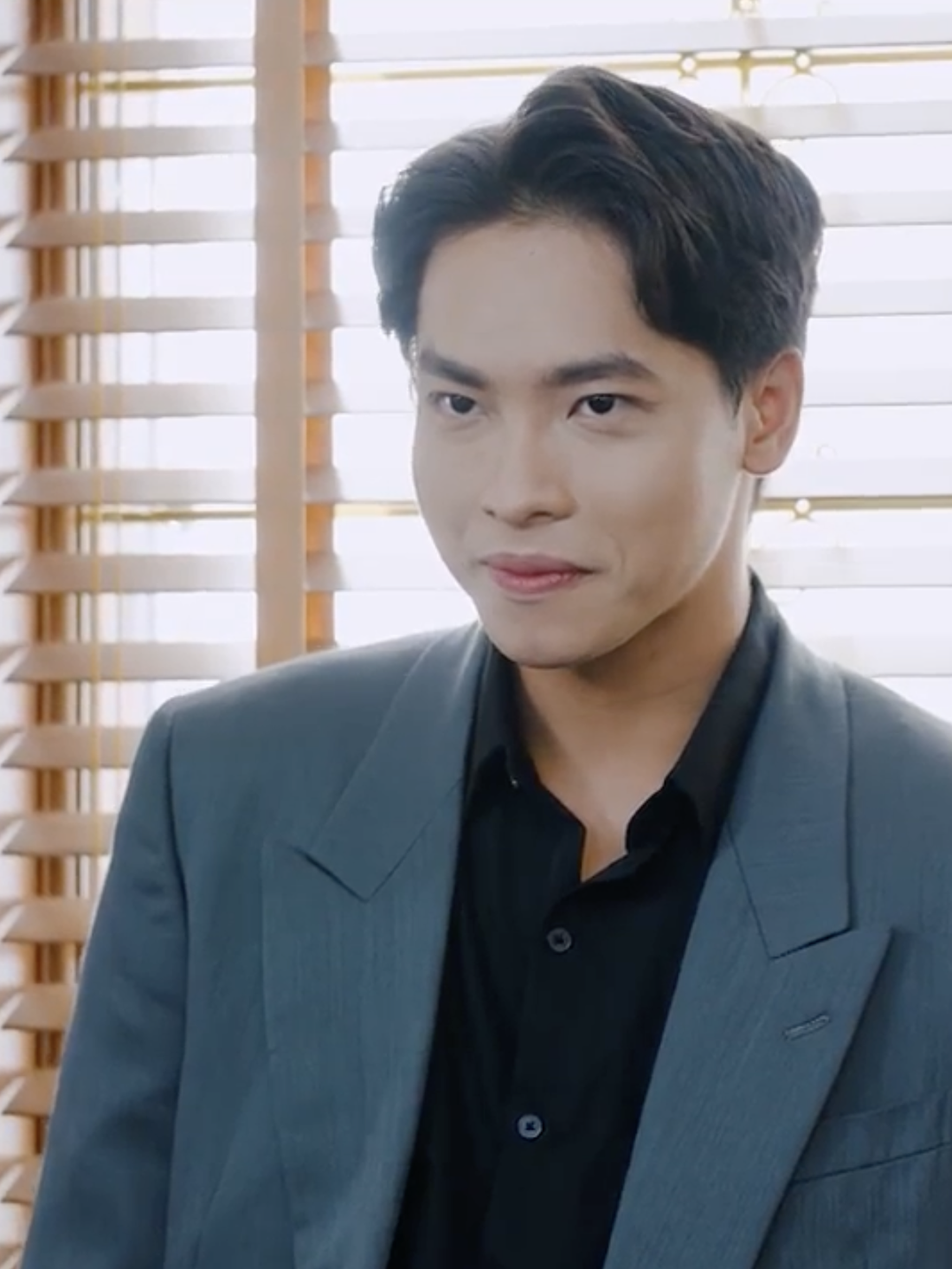 Cáo và sói, 49 gặp 50 - Phim Mê cung ái tình