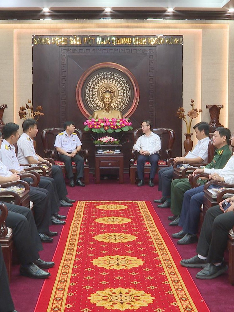 Lãnh đạo TP.HCM tiếp Đoàn công tác Lữ đoàn Tàu ngầm 189 nhân dịp Tết Bính Ngọ 2026