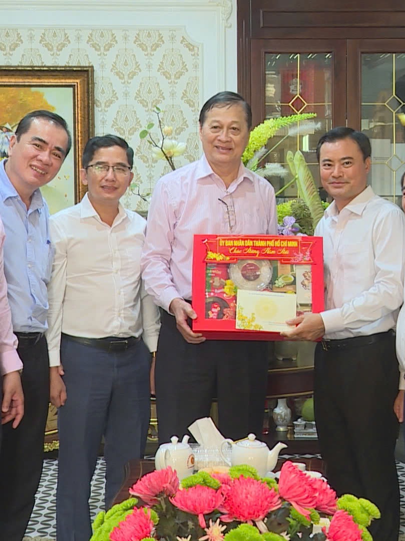 Lãnh đạo TP. Hồ Chí Minh thăm, chúc Tết các đồng chí nguyên lãnh đạo Thành phố dịp Xuân Bính Ngọ